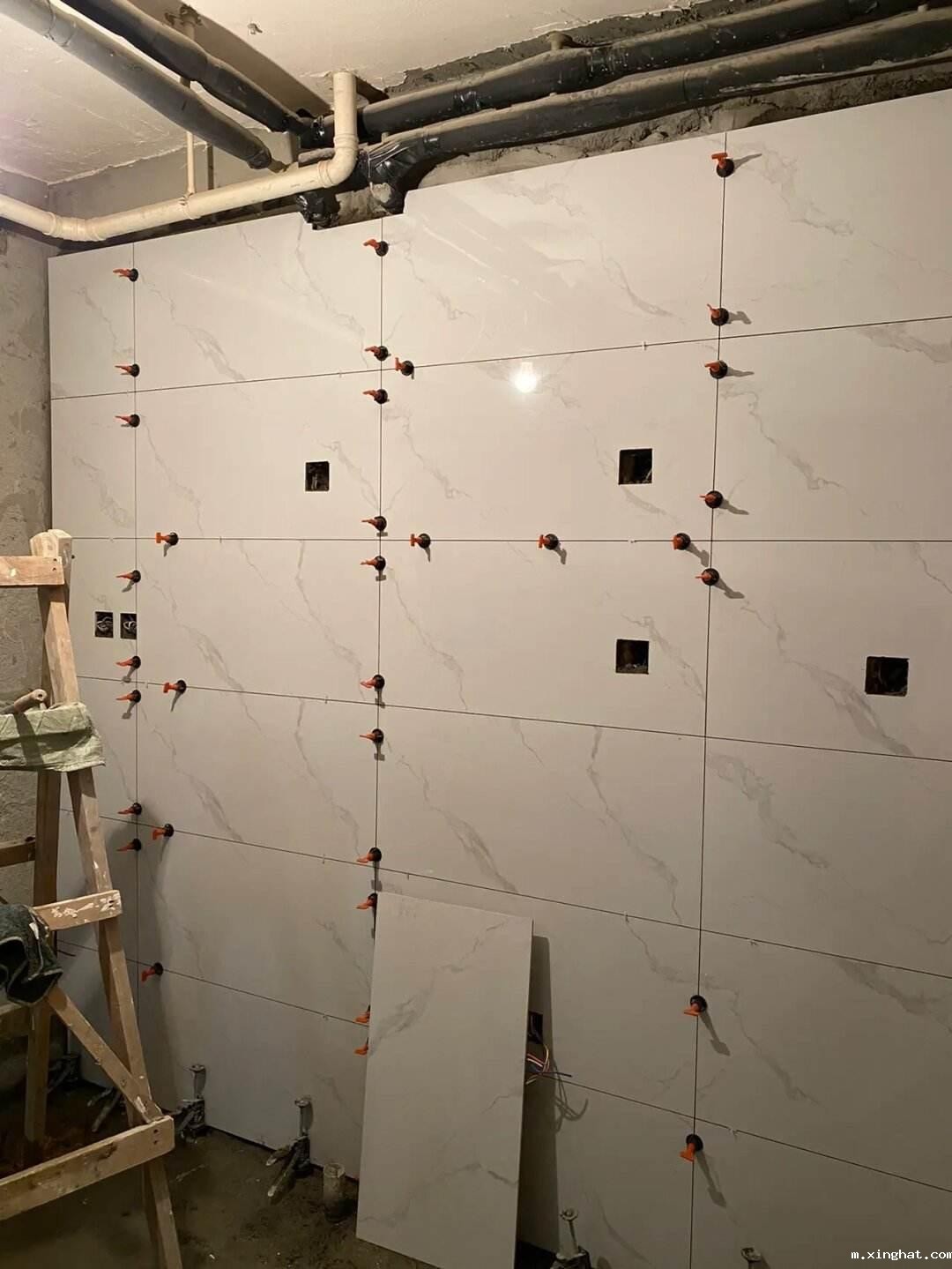 如果瓷砖出现色差,可以要求重新铺吗