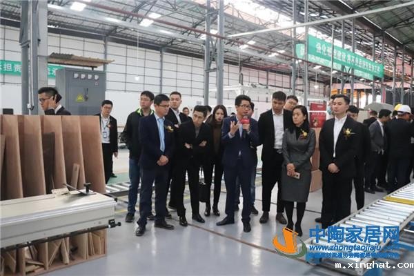 新岩素整体家居复合加工中心开业