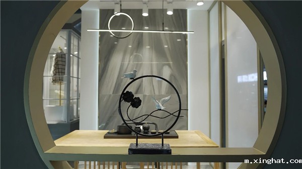 上海建博会陶瓷十大品牌东鹏瓷砖“家的新衣”首日Slay全场