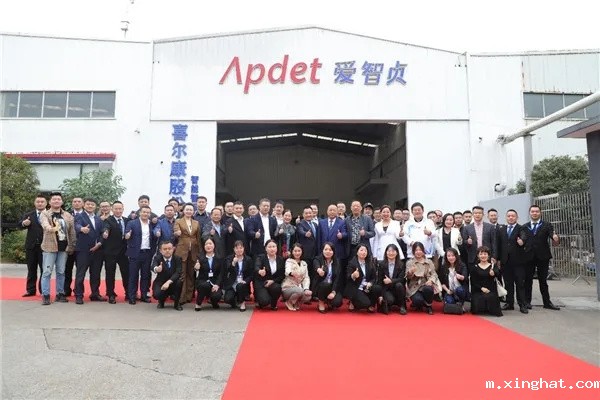 爱智贞定制浴室柜智能化生产线投产，并开启浴室柜定制标准